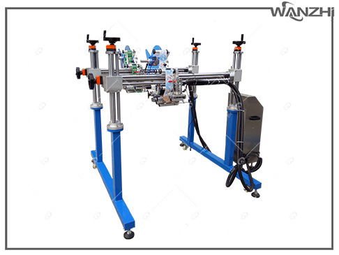 龍門架流水線貼標機,龍門架（jià）平麵貼標機 ,平麵流水線自動（dòng）貼標（biāo）機